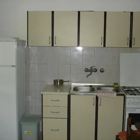 Apartment Mate I Dinka